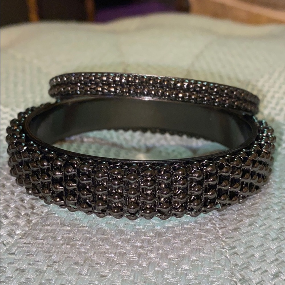 Black/silver beaded bangle bracelet set